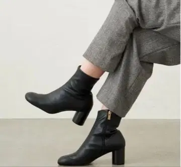 르 타롱 그리제 블랙 숏부츠