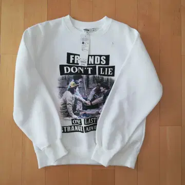 새상품 사이즈 S 지유 기묘한 이야기 콜라보 맨투맨