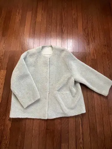 Mila Owen 민트 그린 보아 자켓!