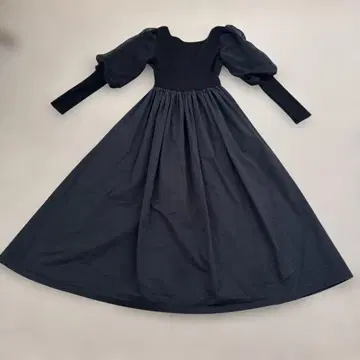 [ 에이미 이스트 월 ] 퍼프 슬리브 원피스