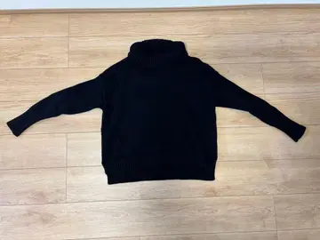 블랙 터틀넥 니트 긴팔