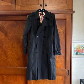 블랙 트렌치코트 스트라이프 안감