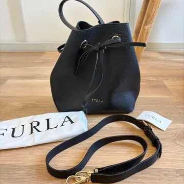FURLA 블랙 복조리 백