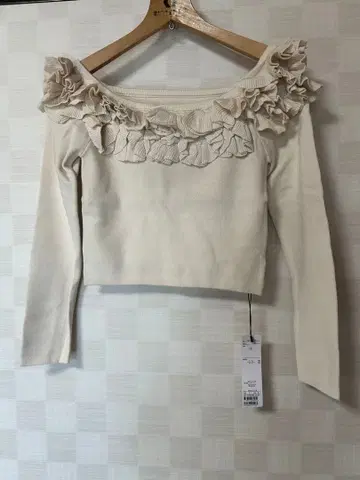 COCODEAL 프릴 니트 오프숄더 니트