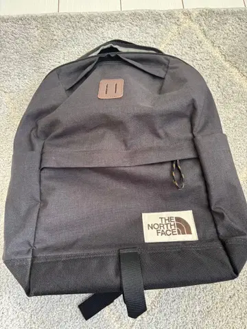 THE NORTH FACE 그레이 백팩