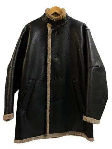 ESSAY 24AW Standneck Mouton Coat