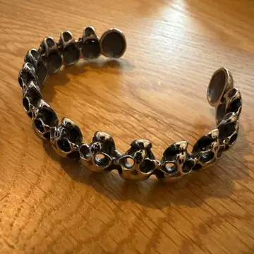 스컬 디자인 실버 팔찌 해골 도쿠로