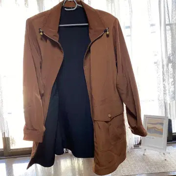 브라운 자켓 안감 부착