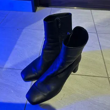 DIANA 블랙 가죽 스틸레토 부츠