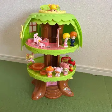 코에다짱의 나무 집 인형과 방이 포함된 세트