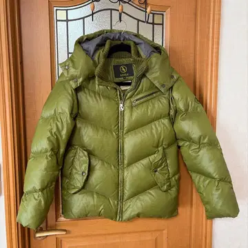 AIGLE 후드 부착 다운 자켓 올리브 그린 새상품급