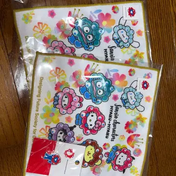 미야쿠미야쿠 산리오 굿즈 손수건 핀 배지