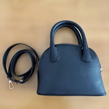 블랙 숄더백 합성 피혁