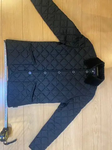 Traditional Weatherwear 퀼팅 자켓 블랙