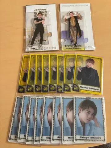 요시자와 시즈야 아크릴 스탠드 2점과 카드 세트