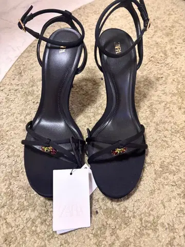 Zara BEADED CROSSOVER STRAP SANDALS