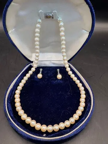 화이트 펄 목걸이와 귀찌 세트