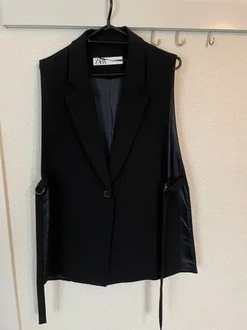 ZARA 블랙 베스트