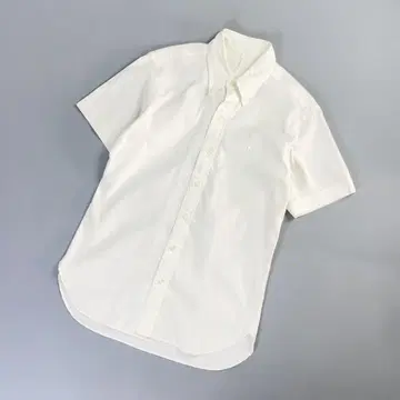 새상품급 사이베이직 버튼 다운 셔츠 원포인트 자수 화이트 40*LD883