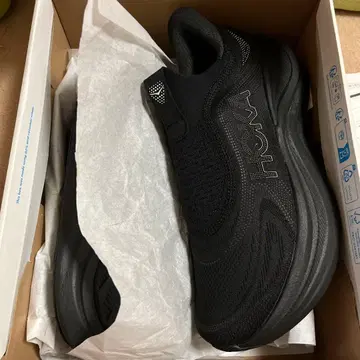 HOKA M SKYWARD LACELESS 10D 블랙