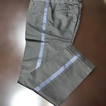 그레이 사이드 스트라이프 슬랙스