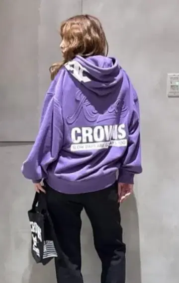 로데오 크라운 백 엠보싱 스크립트 로고 후드티 퍼플