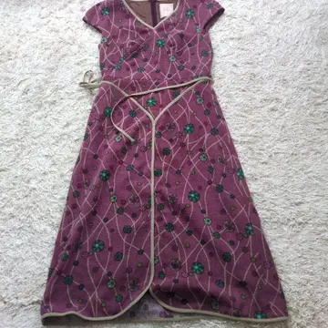 Sybilla (퍼플 꽃무늬 슬리브리스 원피스