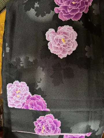 세탁 가능한 블랙 베이스 보라색 꽃무늬 코몬 기모노 중고품