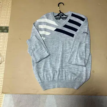 Titleist V넥 스웨터 LL 그레이