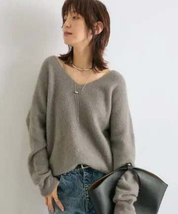 헤어리 울 편직 V넥 니트