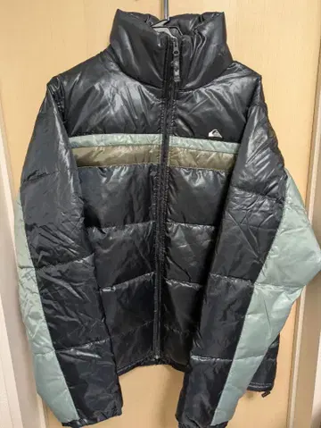Quiksilver 다운 자켓 블랙/그레이