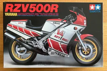 YAMAHA RZV500R 프라모델