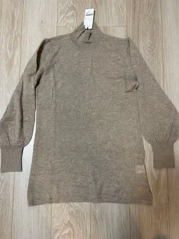 새상품 캐시미어 100% 터틀넥 스웨터