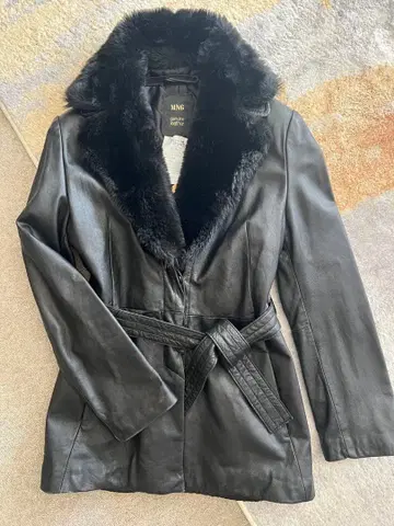 MANGO 고급스러움 천연 가죽 x 탈부착 퍼 블랙 자켓 클리닝 완료 M