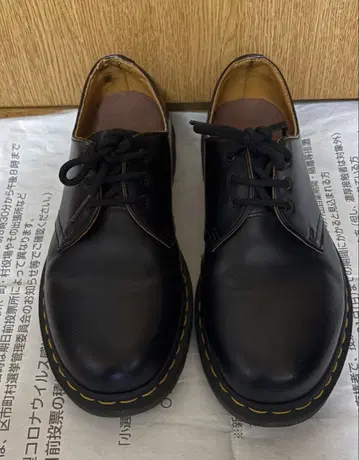 Dr. Martens 3홀 UK.6