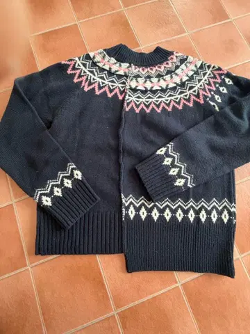 BEAMS HEART 노르딕 무늬 스웨터