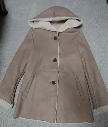 베이지 인조 모피 무스탕 코트