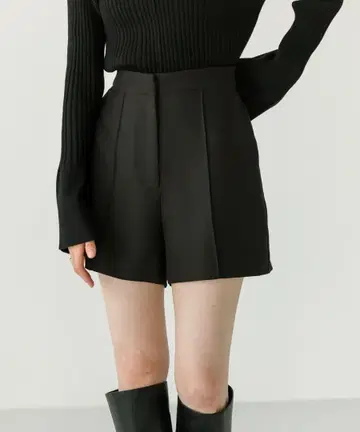 미스틱 핀턱 숏팬츠