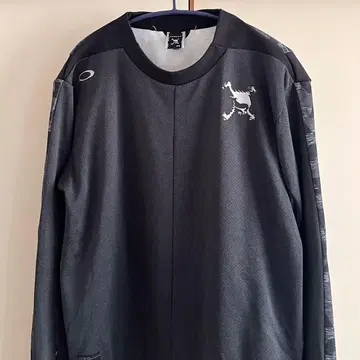 인기 만점! 오클리 OAKLEY 스컬 패턴 트레이닝복