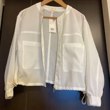 화이트 집업 자켓