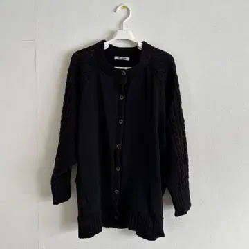 새상품급 BOYS ROOM 블랙 케이블 짜임 긴팔 가디건
