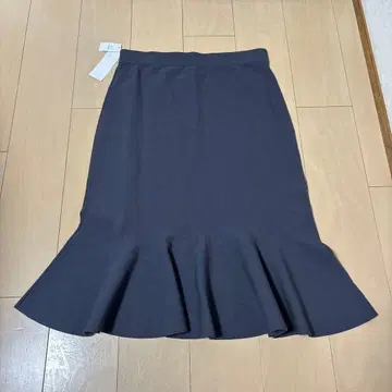 새상품 자유구 스커트 사이즈 44 차콜 그레이