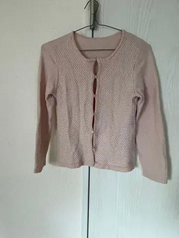 얇은 핑크색 긴팔 가디건