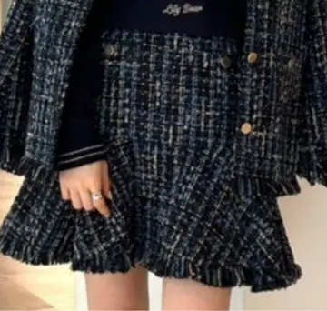 새상품급 Lily Brown 릴리 브라운 프린지 트위드 스커트 0 네이비