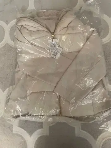 미사용 베이지 퀼팅 마운틴 파카