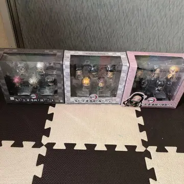 귀멸의 칼날 탄지로와 기둥들 A와 B 탄지로의 동료들