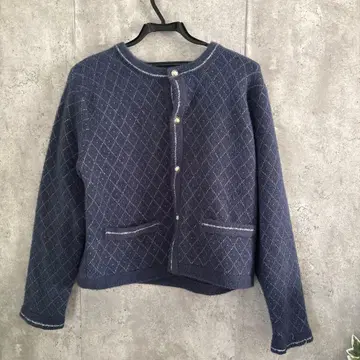 다이아몬드 패턴 노카라 자켓 네이비