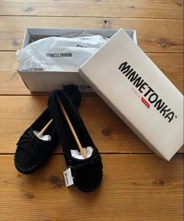 미네통카 Minnetonka 모카신 미사용 새상품 블랙 24cm