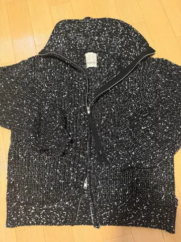 KASTANE 집업 니트 블랙과 화이트 믹스