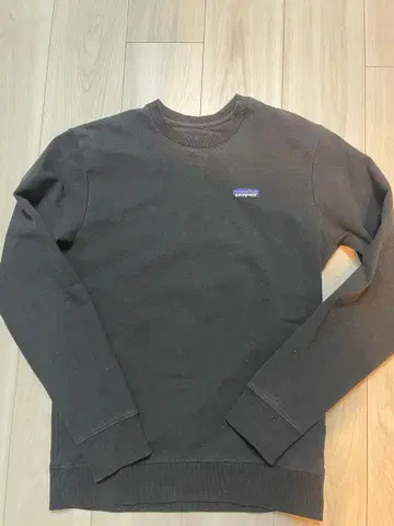 파타고니아 크루넥 맨투맨 블랙